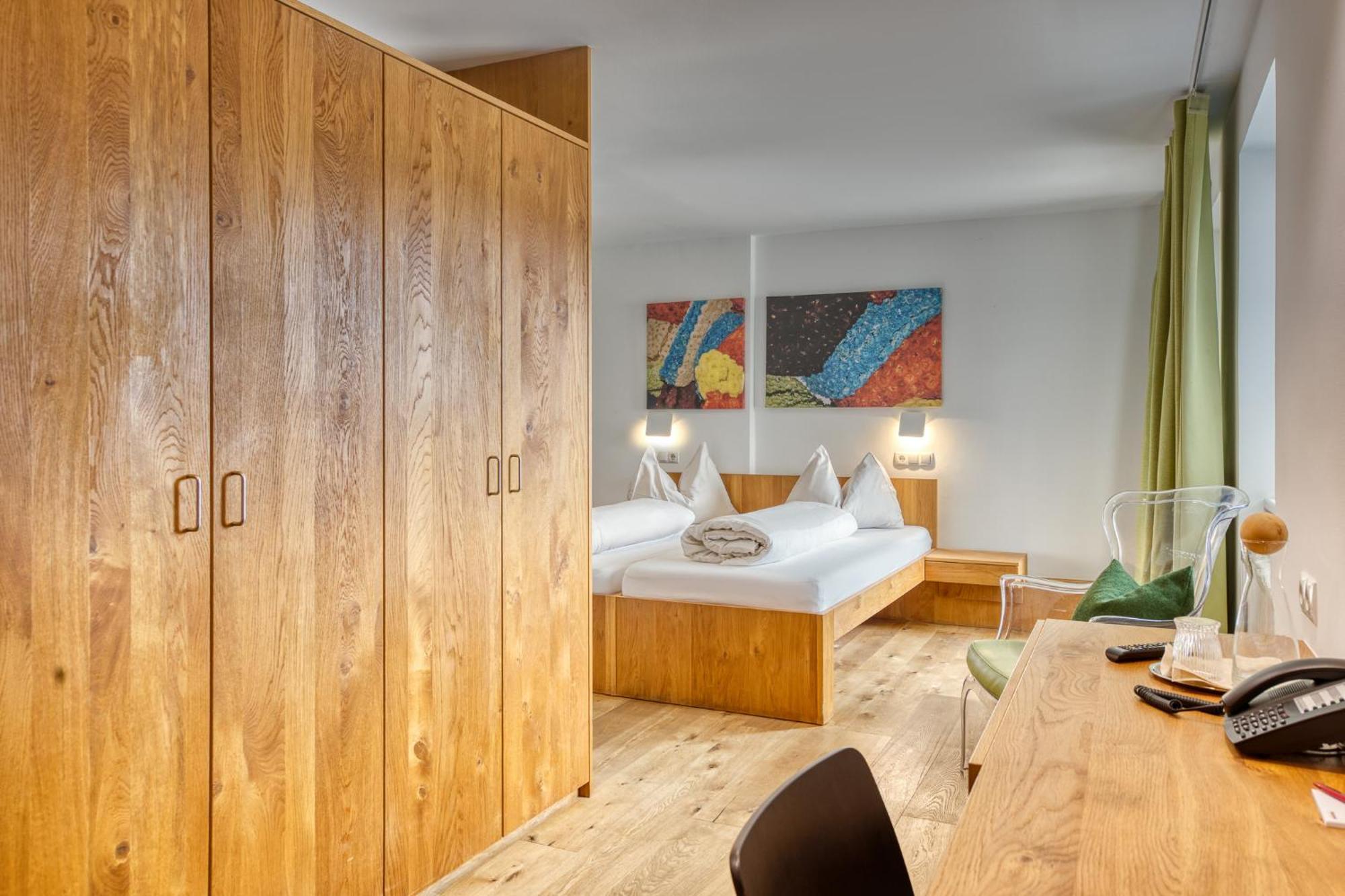 Hotel Wirtshaus Sattlerwirt เอบส์ ภายนอก รูปภาพ