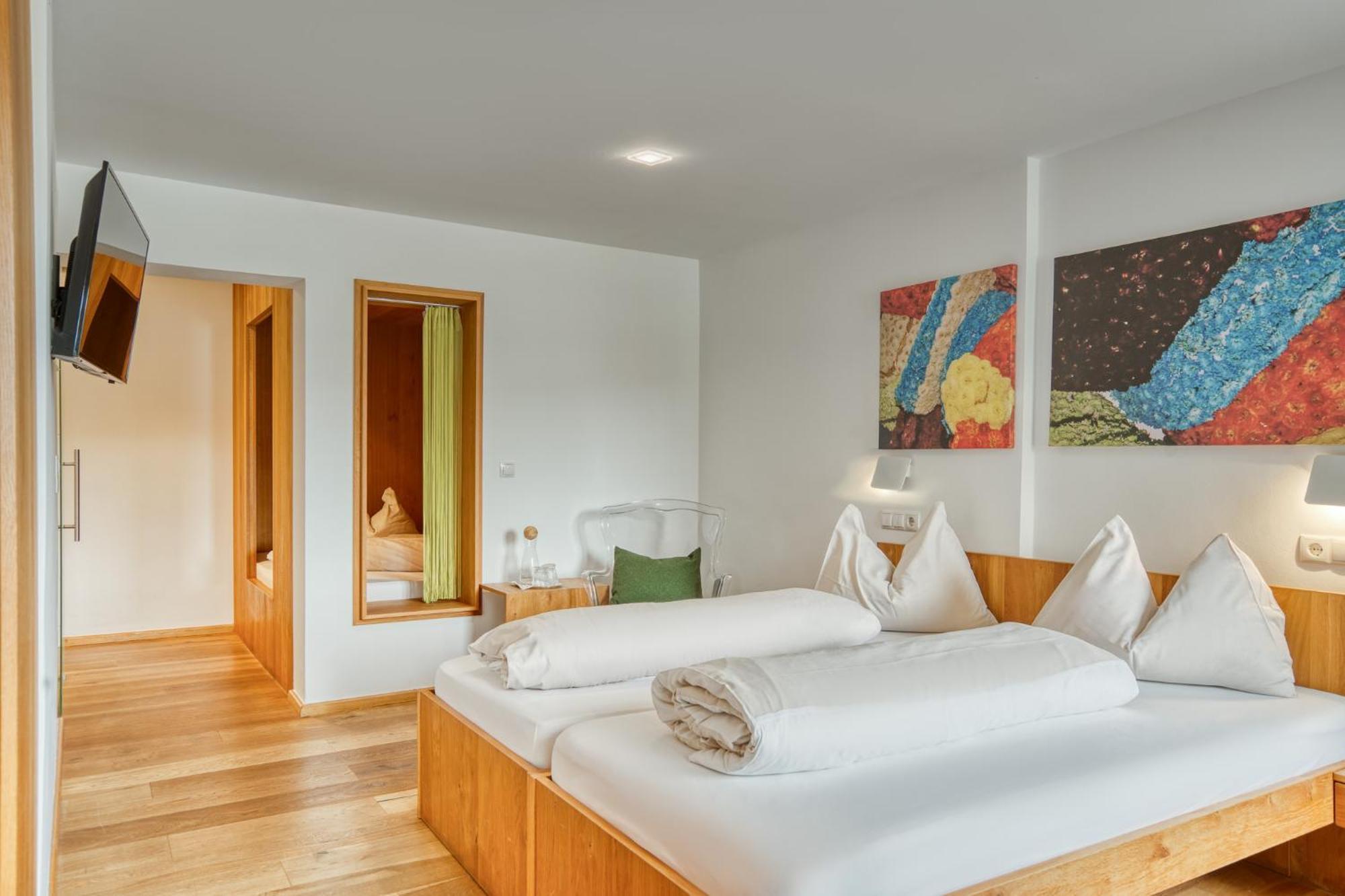 Hotel Wirtshaus Sattlerwirt เอบส์ ภายนอก รูปภาพ