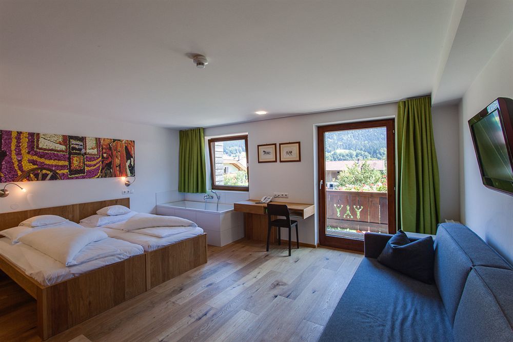 Hotel Wirtshaus Sattlerwirt เอบส์ ภายนอก รูปภาพ